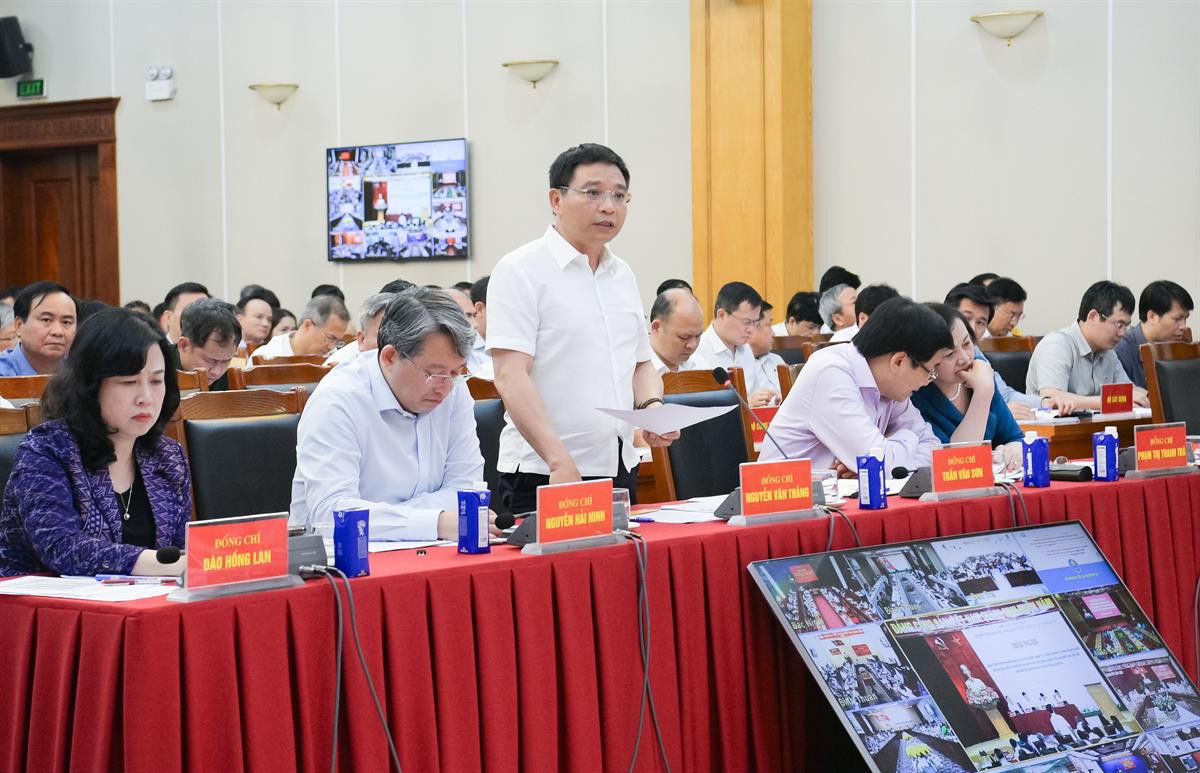 Bộ trưởng Bộ Tài chính Nguyễn Văn Thắng phát biểu tại Hội nghị.