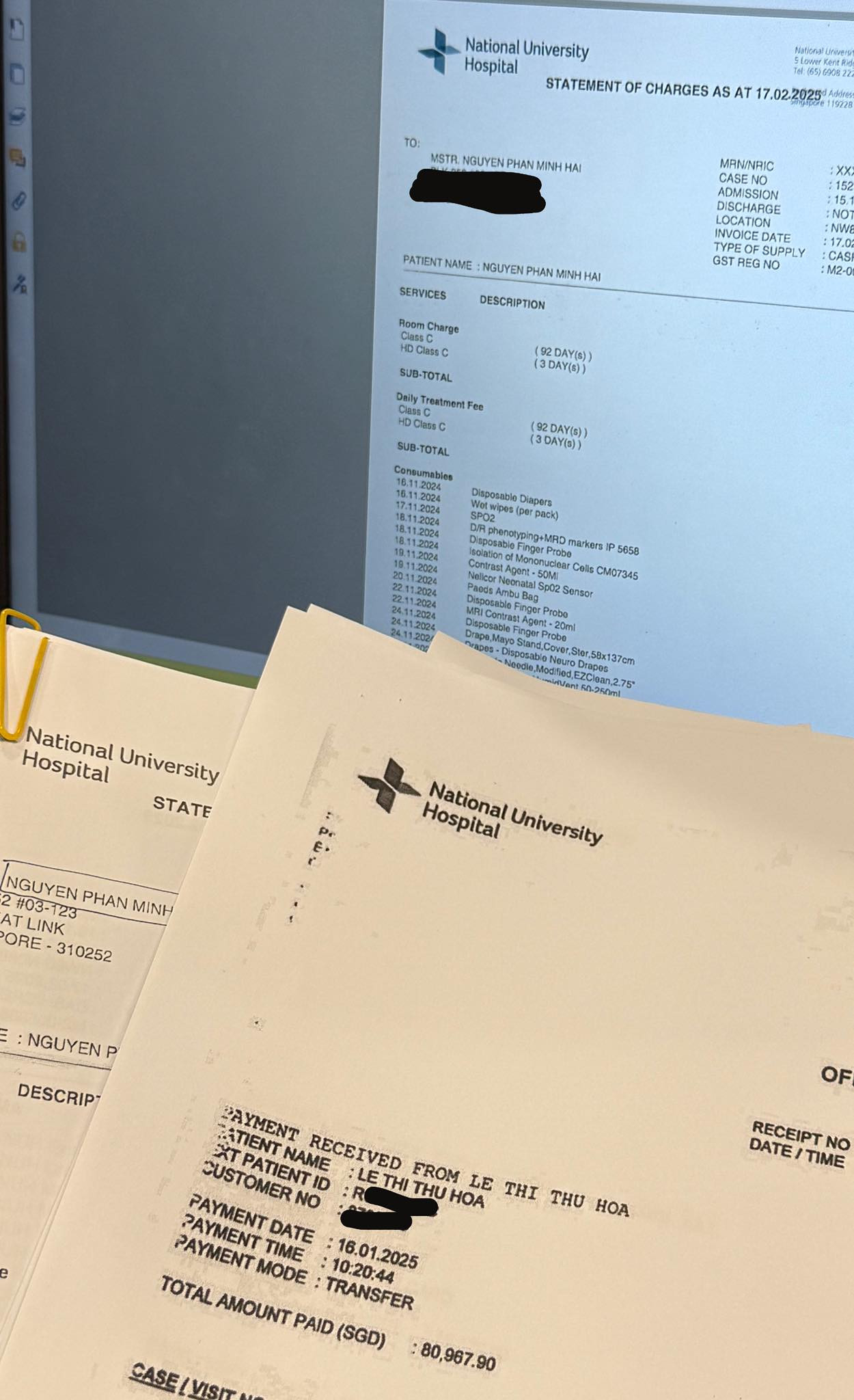 Phạm Thoại chuẩn bị nhiều tài liệu phục vụ việc công khai minh bạch khoản tiền từ thiện các mạnh thường quân gửi cho bé Bắp. Phạm Thoại chuẩn bị nhiều tài liệu phục vụ việc công khai minh bạch khoản tiền từ thiện các mạnh thường quân gửi cho bé Bắp.