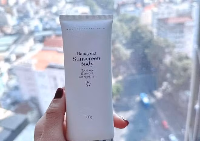 Sản phẩm chống nắng Hanayuki sunscreen body có chỉ số chống nắng trên nhãn là SPF 50 nhưng kết quả kiểm nghiệm là SPF 2,4.