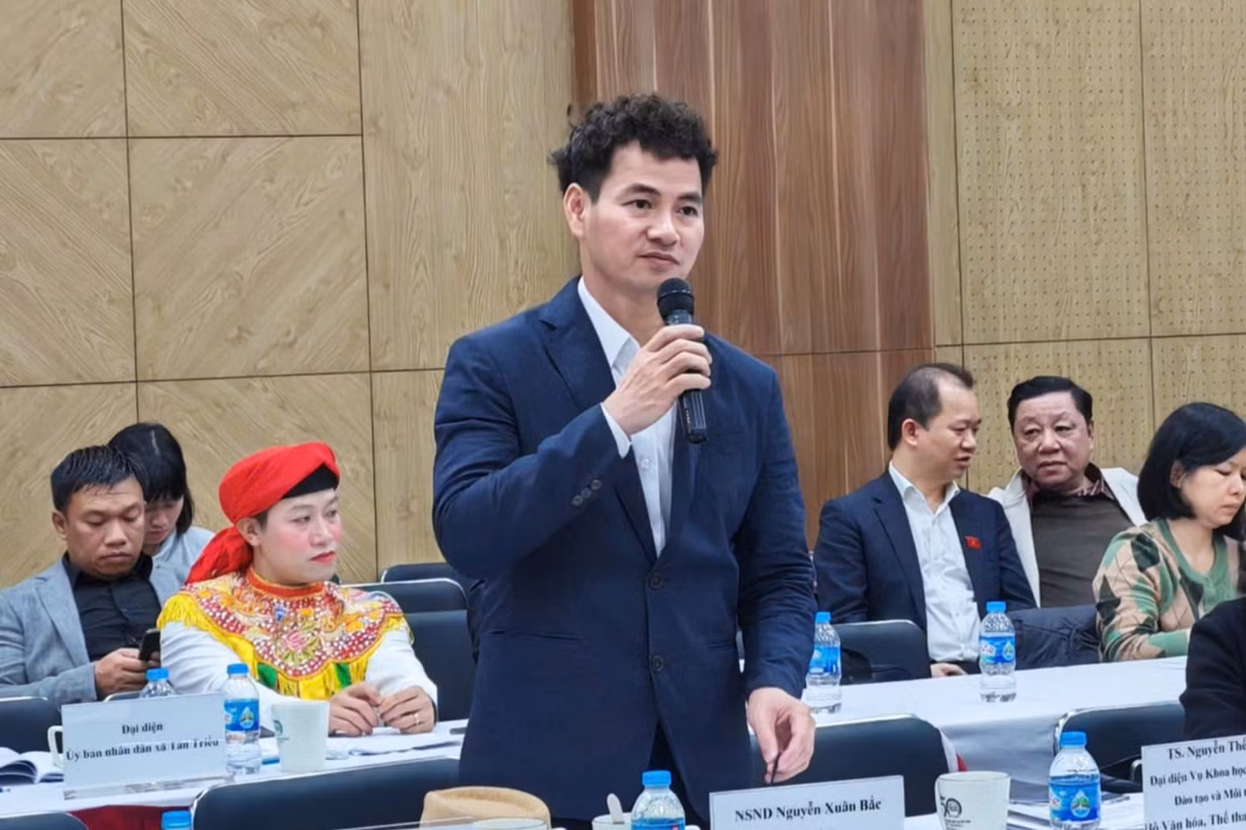 NSND Xuân Bắc lo ngại về việc nghệ thuật truyền thống mất dần không gian trình diễn.