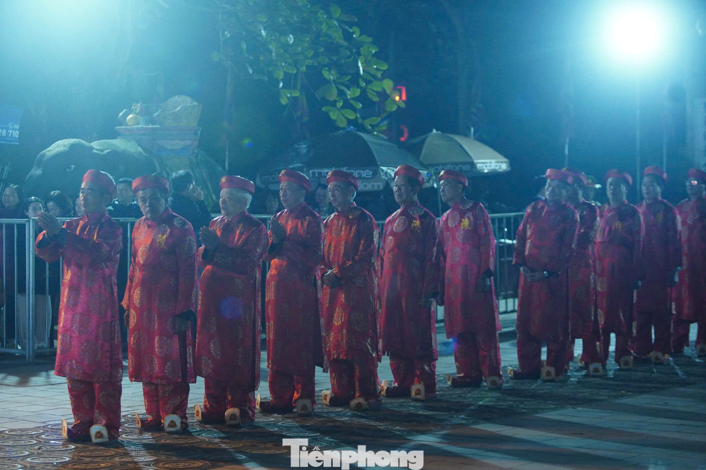 Những lá ấn này do Trưởng từ đền Trần chịu trách nhiệm cất giữ, sau đó dâng lên các đình, chùa thuộc phường Lộc Vượng: đền Thiên Trường, đền Cố Trạch, đền Trùng Hoa, chùa Phổ Minh, Văn chỉ Hiền Đàn, đình Tức Mặc, đình Kênh, đình Bái, đình Vĩnh Trường và lưu tại hòm đựng Ấn nhà đền.