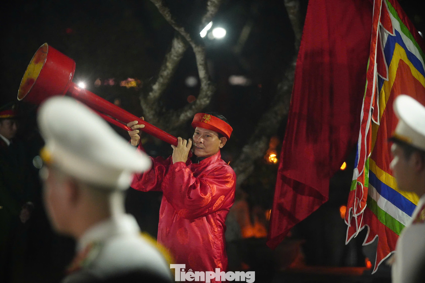 Những lá ấn này do Trưởng từ đền Trần chịu trách nhiệm cất giữ, sau đó dâng lên các đình, chùa thuộc phường Lộc Vượng: đền Thiên Trường, đền Cố Trạch, đền Trùng Hoa, chùa Phổ Minh, Văn chỉ Hiền Đàn, đình Tức Mặc, đình Kênh, đình Bái, đình Vĩnh Trường và lưu tại hòm đựng Ấn nhà đền.