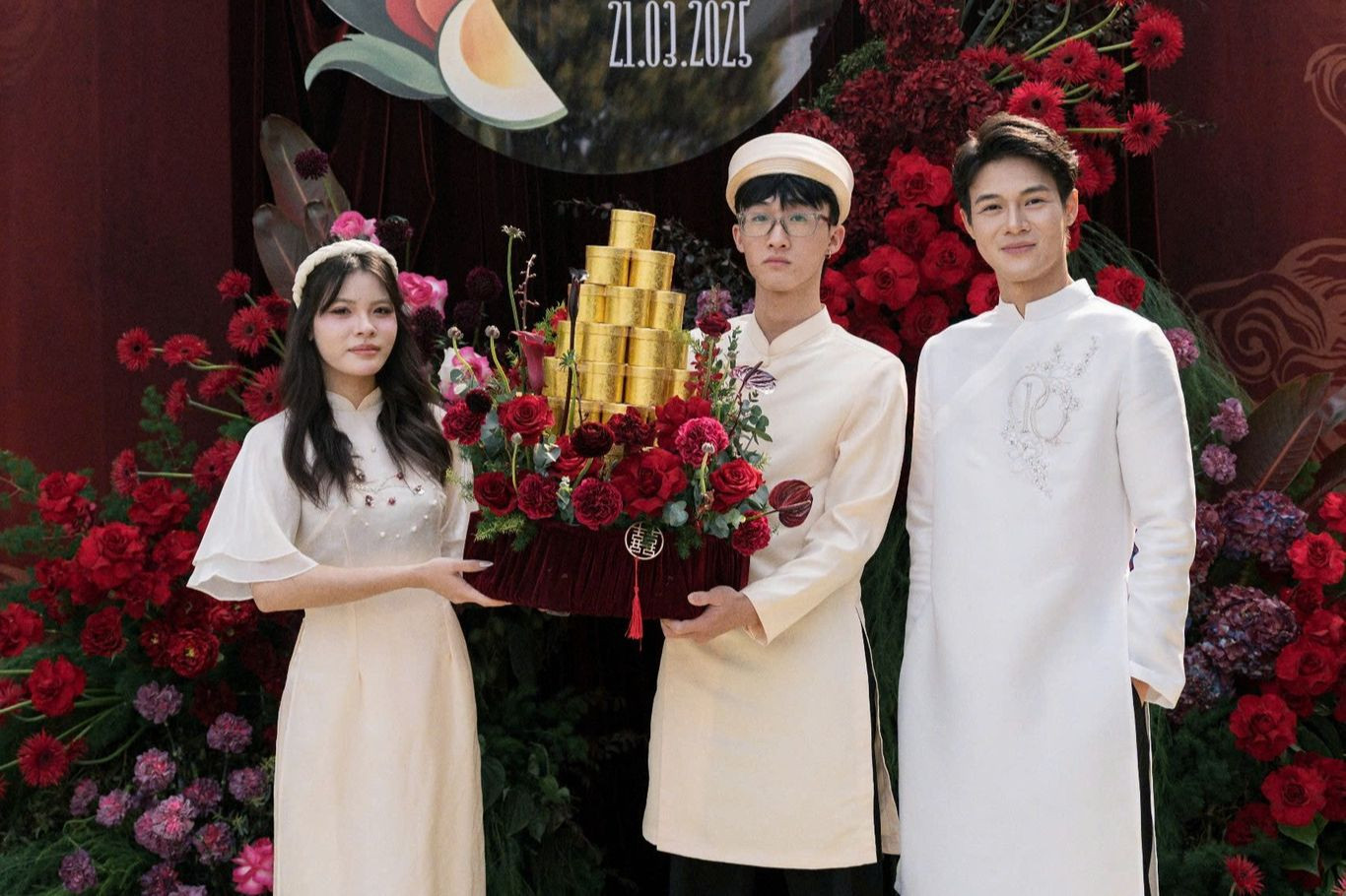 Đám hỏi của Quỳnh Lương và thiếu gia Tiến Phát được tổ chức tại tư gia ở Phú Thọ. Ảnh: Tada Wedding Film. Đám hỏi của Quỳnh Lương và thiếu gia Tiến Phát được tổ chức tại tư gia ở Phú Thọ. Ảnh: Tada Wedding Film.