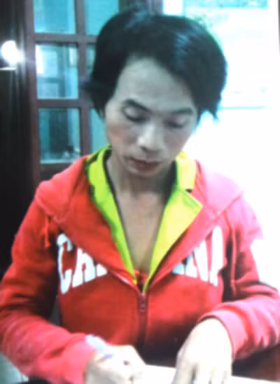 Nguyễn Văn Mạnh đóng giả gái mại dâm đứng đường