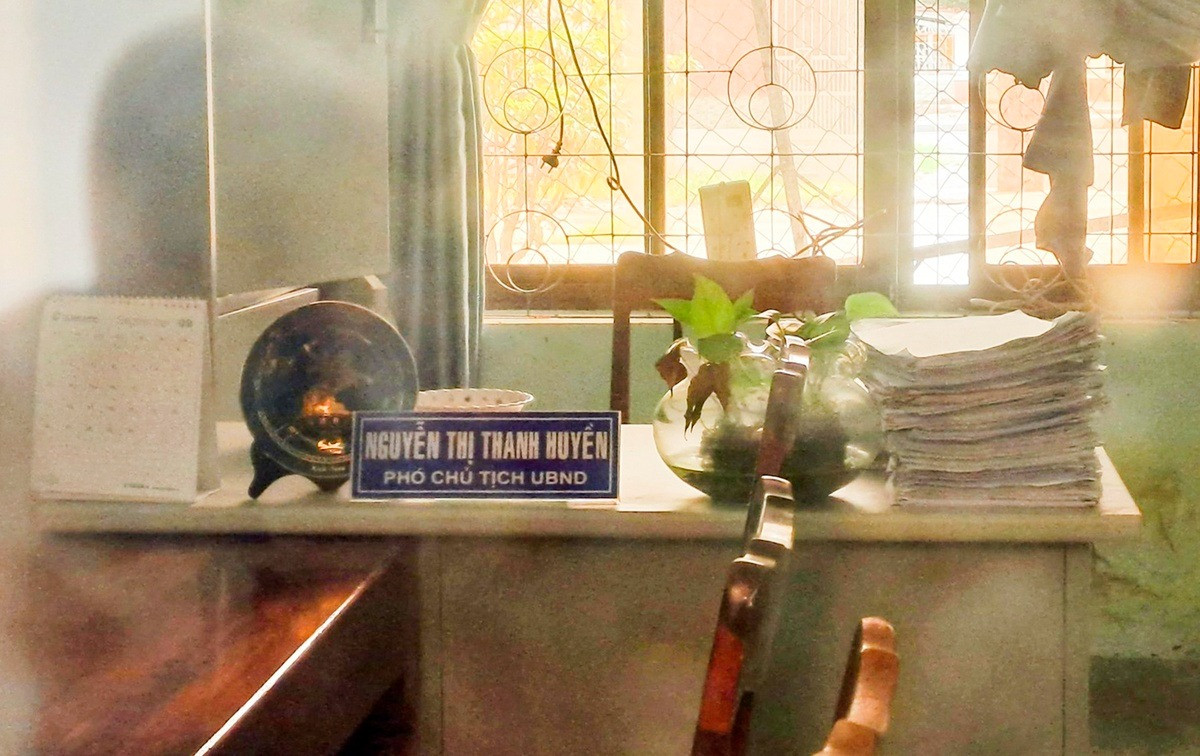 Phòng làm việc của bà Huyền ở UBND phường Ghềnh Ráng, TP Quy Nhơn. Ảnh: Zing. Phòng làm việc của bà Huyền ở UBND phường Ghềnh Ráng, TP Quy Nhơn. Ảnh: Zing.