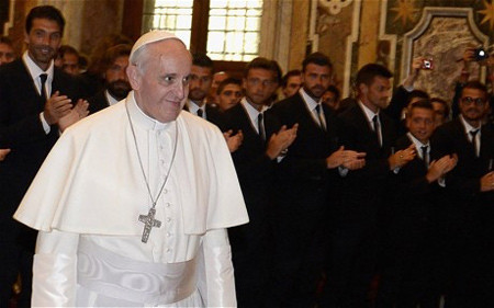 9. Papaphobia- sợ giáo hoàng