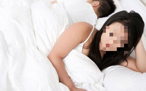 Hạnh phúc giả tạo ảnh 1