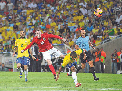 Rooney có cú sút căng như đại bác. Ảnh: Dailymail