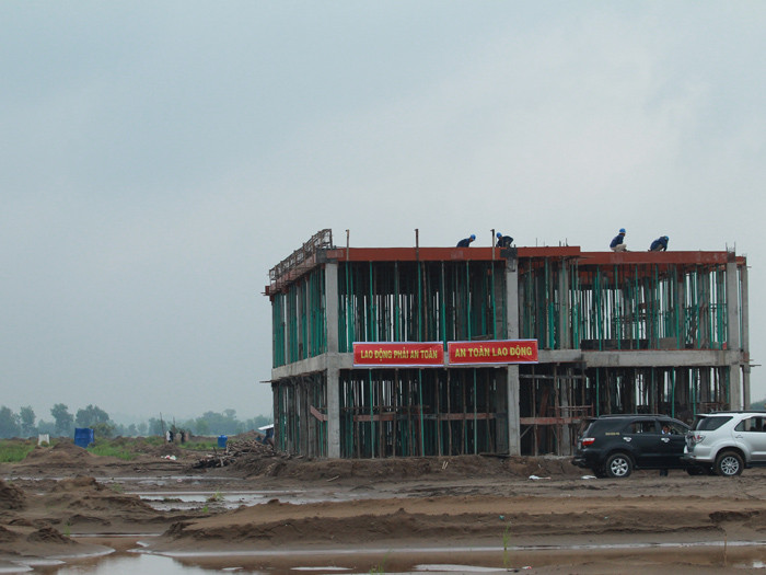 Trạm biện áp Cầu Bông đang gấp rút được xây dựng. Ảnh: Phong Cầm