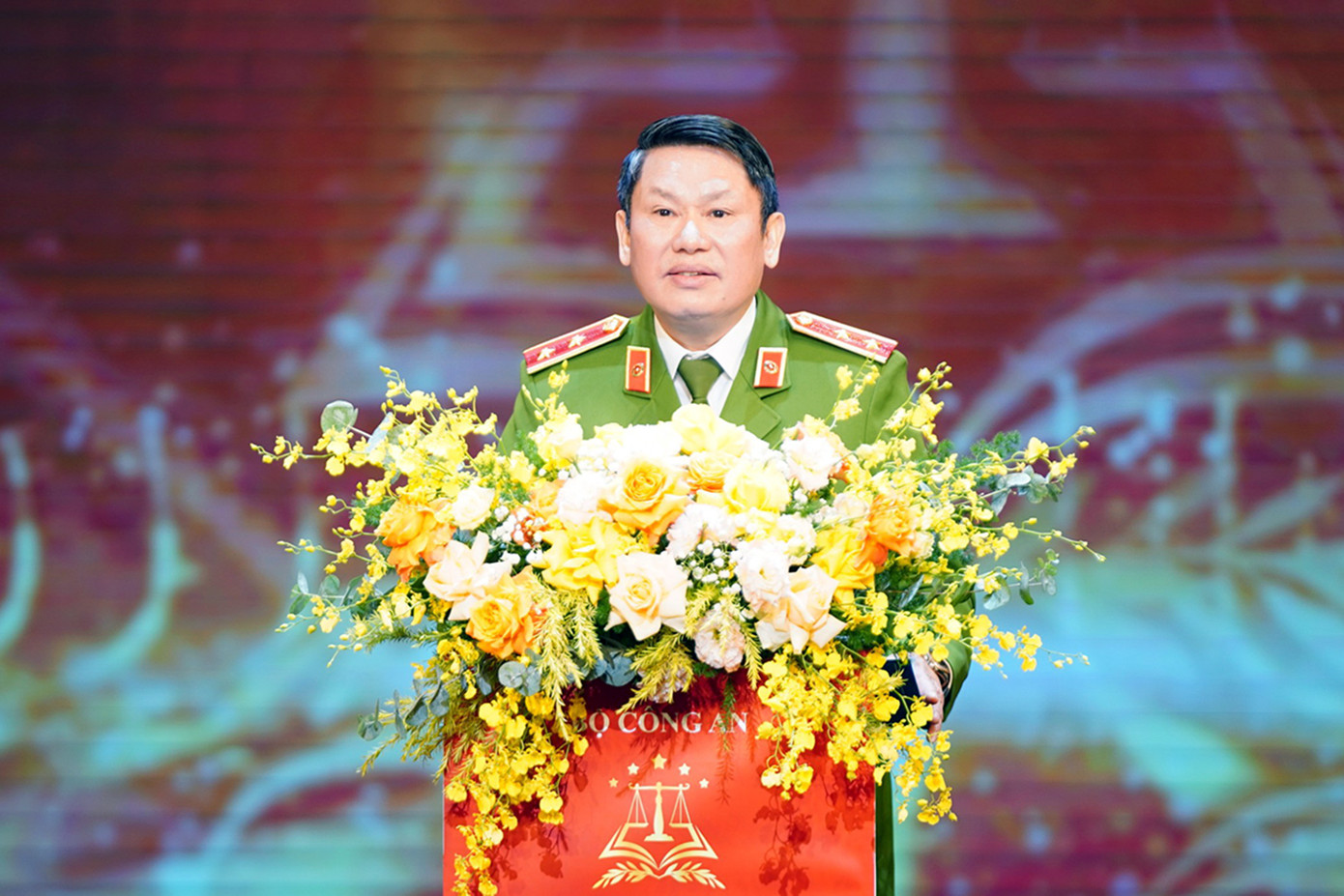 Trung tướng Nguyễn Văn Viện - Cục trưởng Cục Cảnh sát điều tra tội phạm về ma túy. Trung tướng Nguyễn Văn Viện - Cục trưởng Cục Cảnh sát điều tra tội phạm về ma túy.