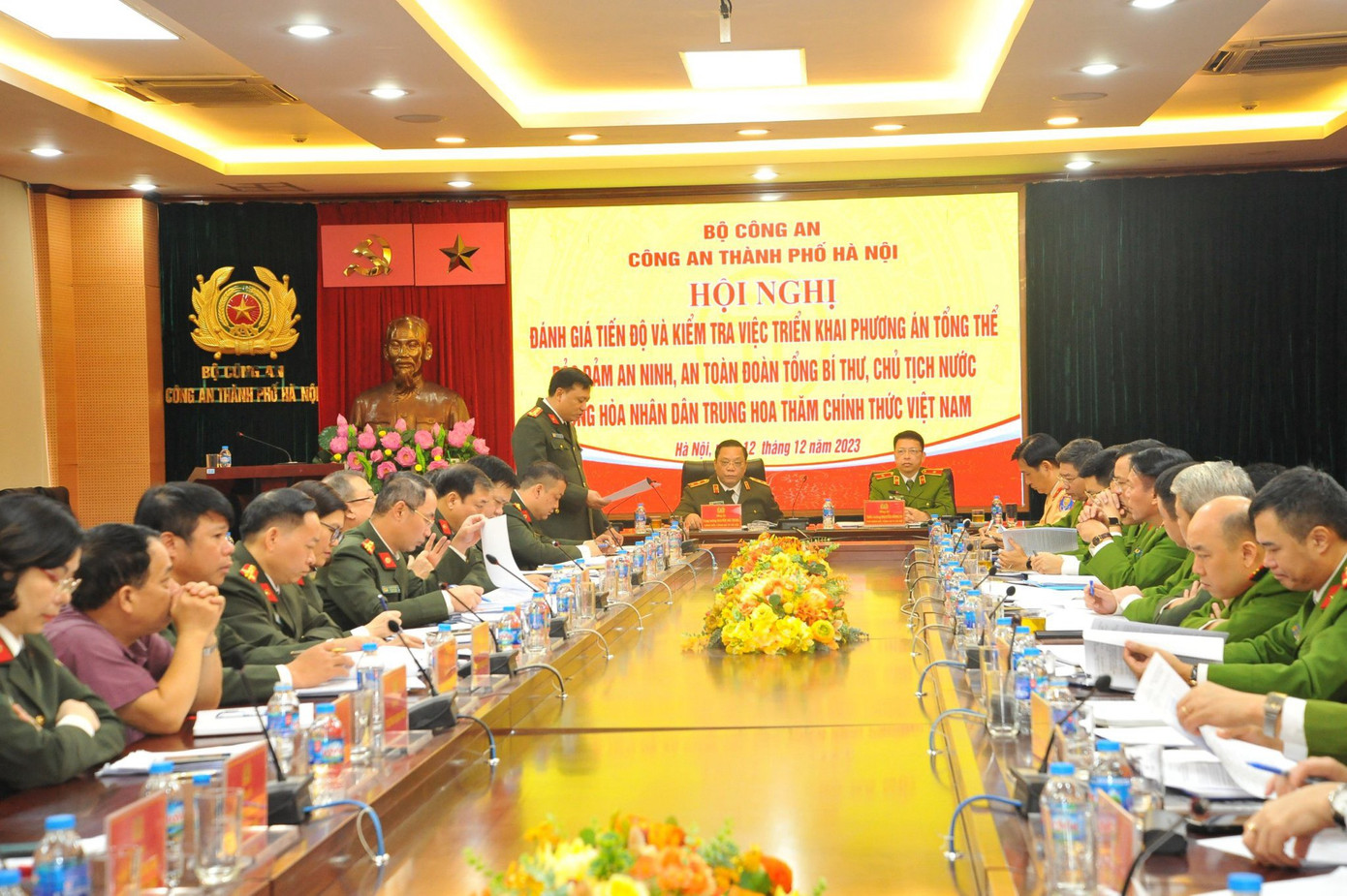 Công an TP Hà Nội tổ chức Hội nghị đánh giá tiến độ và kiểm tra việc triển khai Phương án tổng thể bảo đảm an ninh, an toàn trước chuyến thăm của Tổng Bí thư, Chủ tịch Trung Quốc Tập Cận Bình. Công an TP Hà Nội tổ chức Hội nghị đánh giá tiến độ và kiểm tra việc triển khai Phương án tổng thể bảo đảm an ninh, an toàn trước chuyến thăm của Tổng Bí thư, Chủ tịch Trung Quốc Tập Cận Bình.