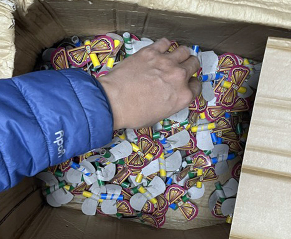 Loại pháo nổ mới bị phát hiện. Loại pháo nổ mới bị phát hiện.