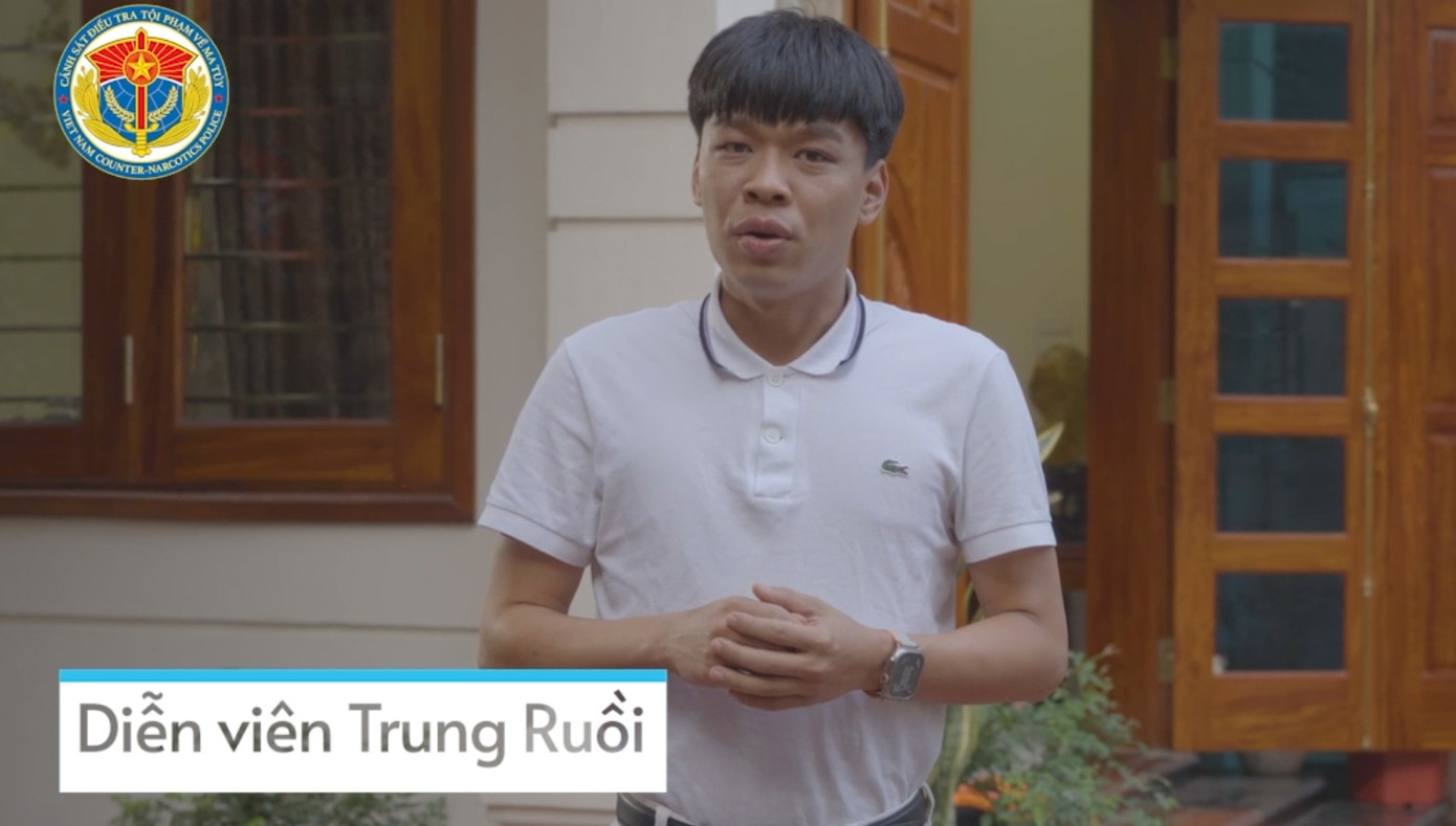 Diễn viên Trung “Ruồi”.