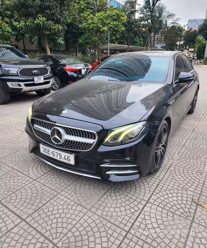 Đối tượng Tùng và chiếc Mercedes E300 tiền tỷ.