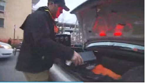 Nhân viên điều tra đưa hộp đen tàu trật bánh ở New York lên xe