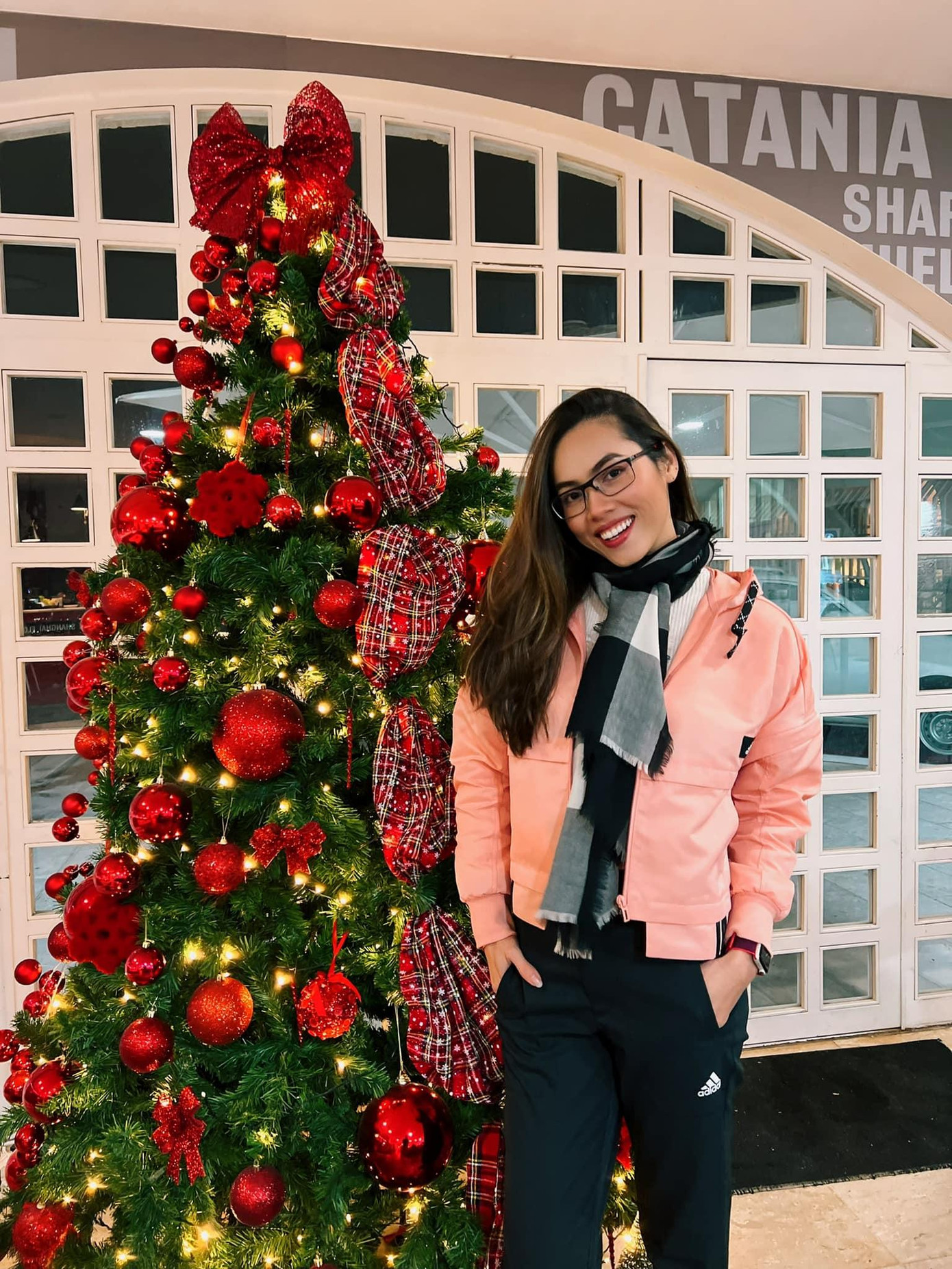 Á hậu Hoàng My giản dị đón Giáng Sinh tại Israel. Á hậu Hoàng My giản dị đón Giáng Sinh tại Israel.