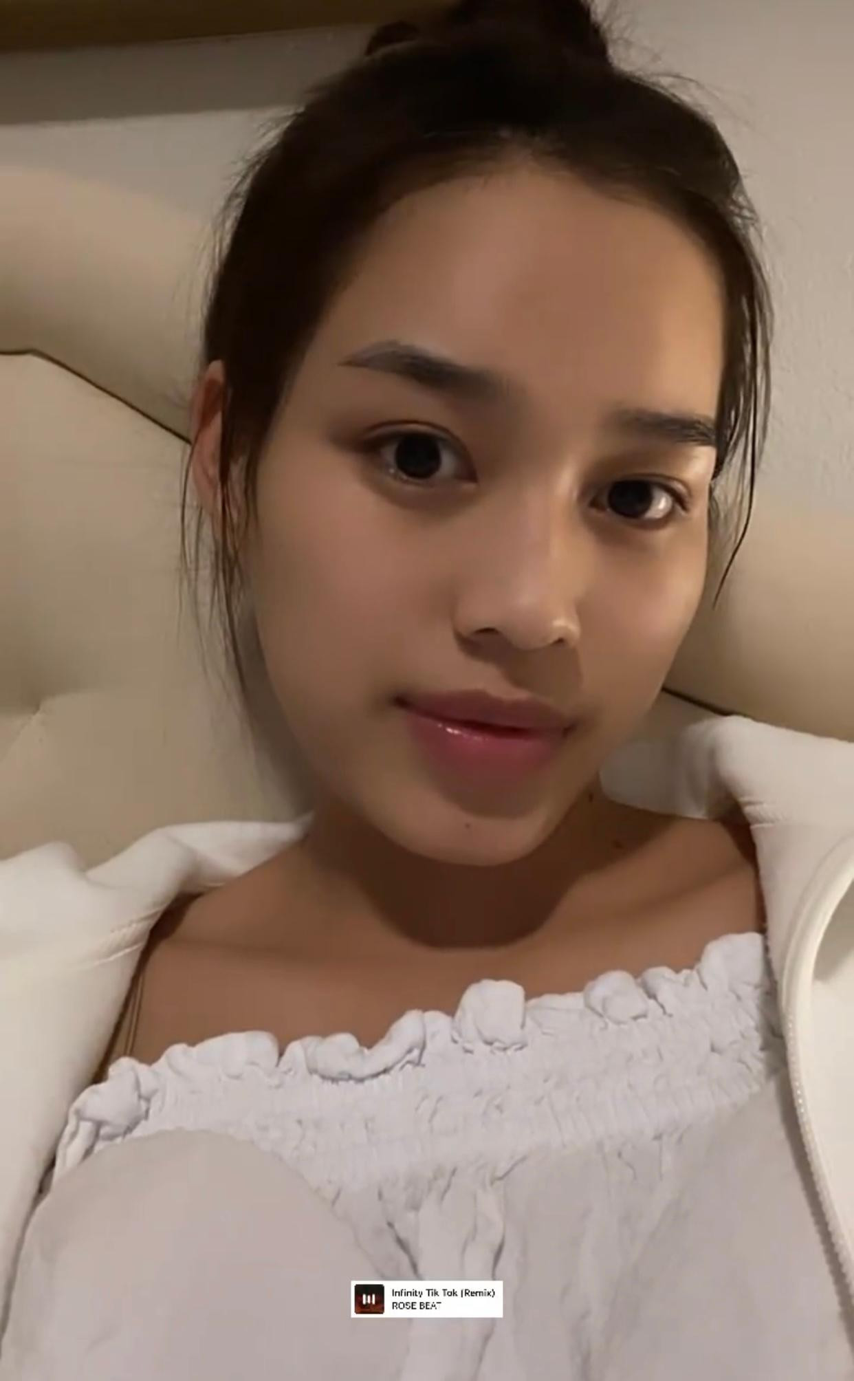 Đỗ Thị Hà lần đầu tiên xuất hiện sau khi thông báo mắc COVID-19.