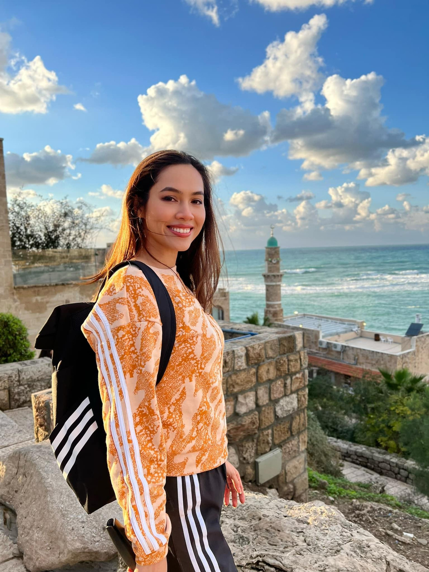 Á hậu Hoàng My tiếp tục thăm thú các thắng cảnh nổi tiếng tại Israel sau khi cuộc thi Miss Universe 2021 kết thúc.