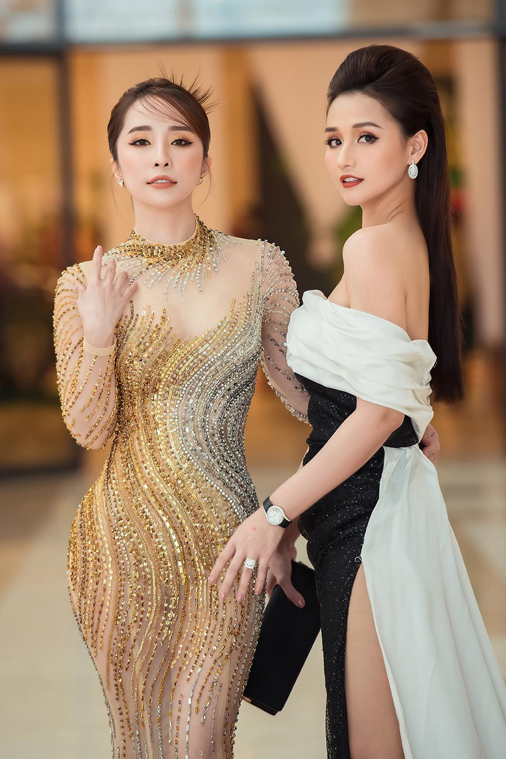 Quỳnh Nga và Lã Thanh Huyền khoe nhan sắc quyến rũ, nóng bỏng ở sự kiện.