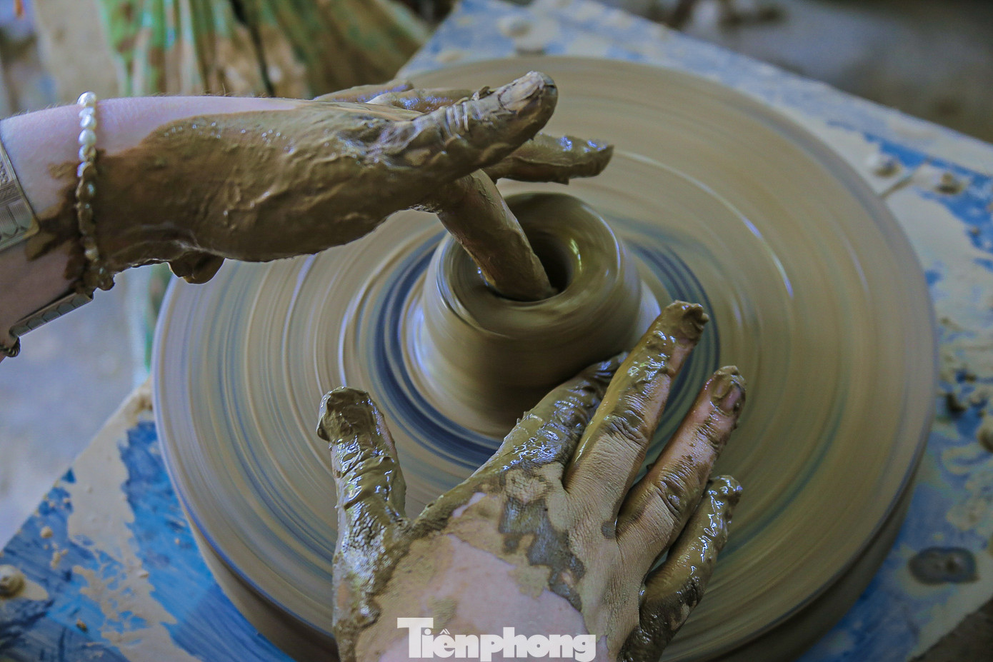 ... và tự tay làm ra các sản phẩm cho riêng mình.