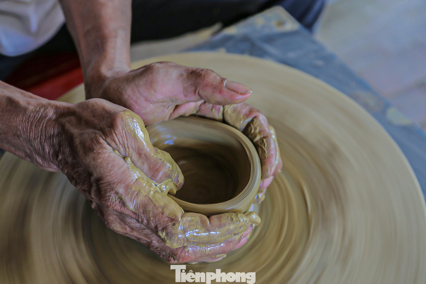 ... và tự tay làm ra các sản phẩm cho riêng mình.