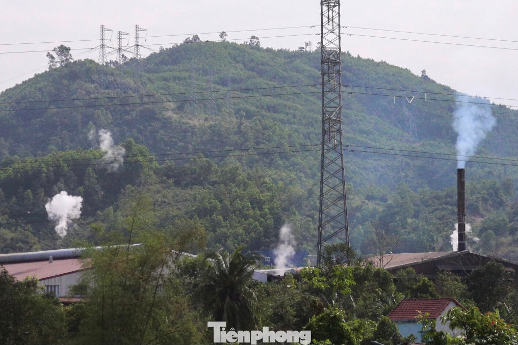 Công ty Insulpack Đà Nẵng xả khói ra môi trường.