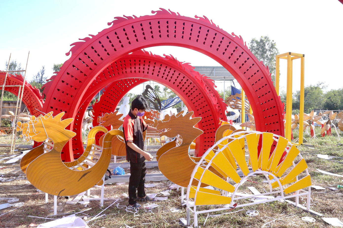 Các công đoạn cuối cùng đang được thực hiện. Các công đoạn cuối cùng đang được thực hiện.