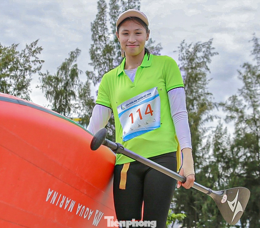 Các vận động viên đã sẵn sàng cho màn trình diễn của mình.