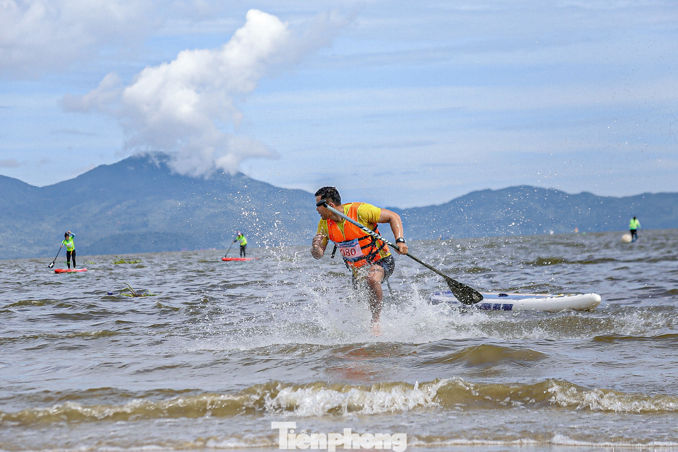 Những màn tranh tài hấp dẫn, gay cấn khiến nhiều khán giả phấn khích.
