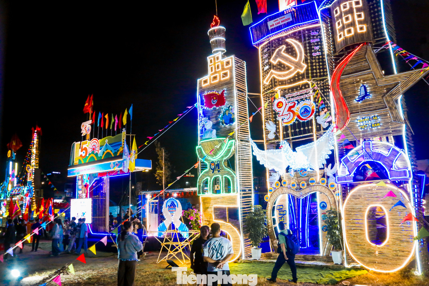 Hội trại năm nay không chỉ mang đến không gian giao lưu mà còn thể hiện tinh thần sáng tạo mạnh mẽ của thanh niên.