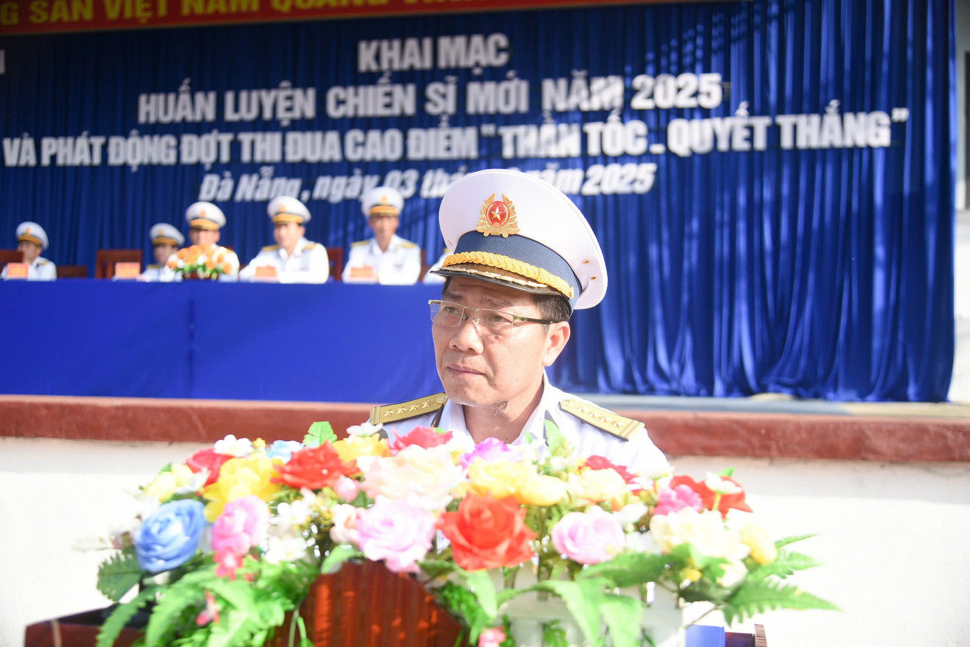 Đại tá Vũ Đình Hiển - Phó Tư lệnh, Tham mưu trưởng Vùng 3 Hải quân, chia sẻ: "Tôi mong rằng các chiến sĩ mới sẽ rèn luyện thật tốt, có ước mơ, hoài bão của mình bằng những hành động cụ thể để vượt qua những khó khăn, trở ngại ban đầu, hoàn thành tốt nhiệm vụ được giao, góp phần xây dựng Tiểu đoàn 355 và Bộ Tư lệnh Vùng 3 hoàn thành xuất sắc mọi nhiệm vụ mà Đảng, Nhà nước, nhân dân, quân đội giao phó".