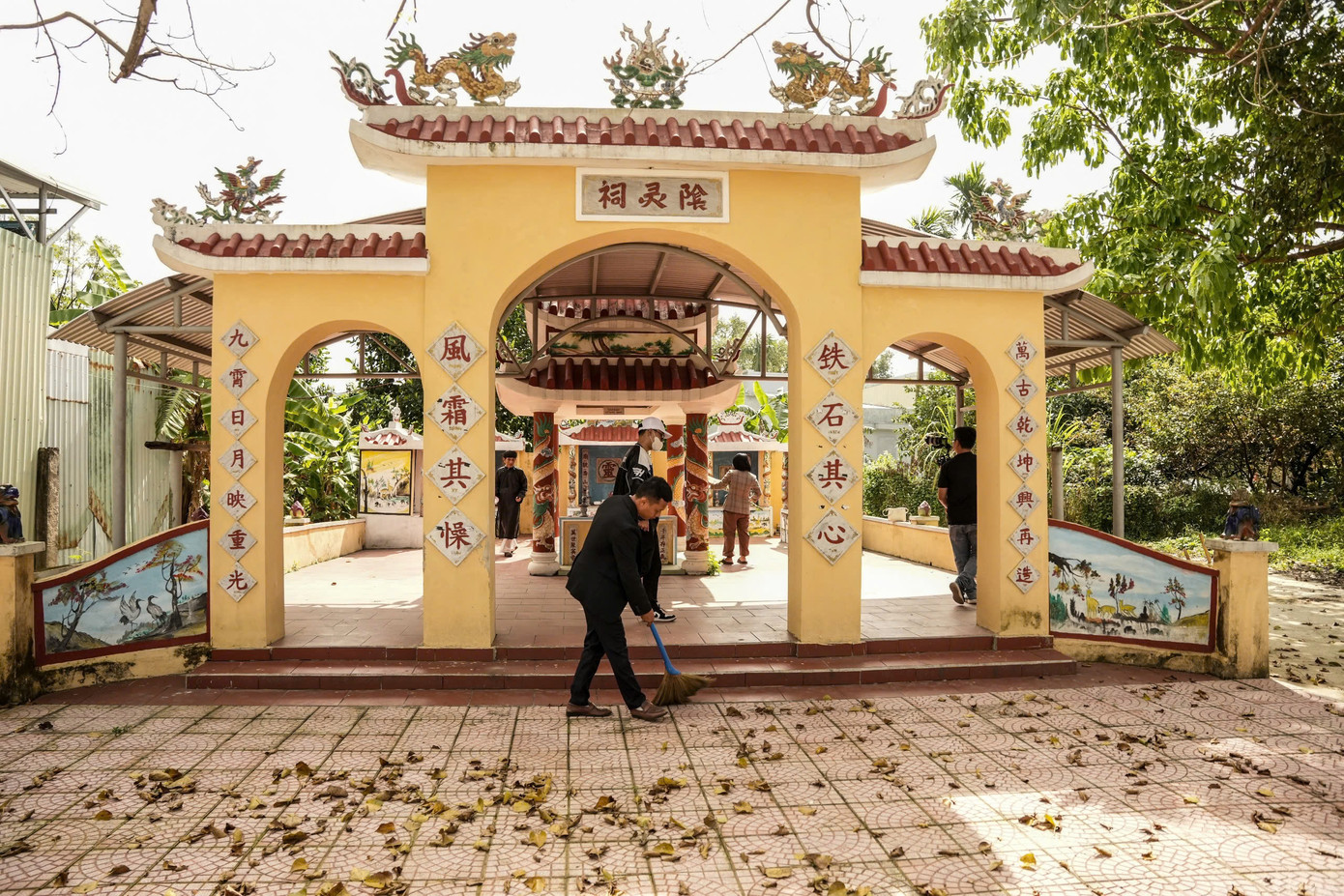 Với những nét đặc sắc về văn hóa, thiên nhiên và con người, ngôi làng cổ Phong Nam đã trở thành một điểm đến hấp dẫn không thể bỏ qua, mang đến những trải nghiệm khó quên cho du khách khi đến Đà Nẵng.