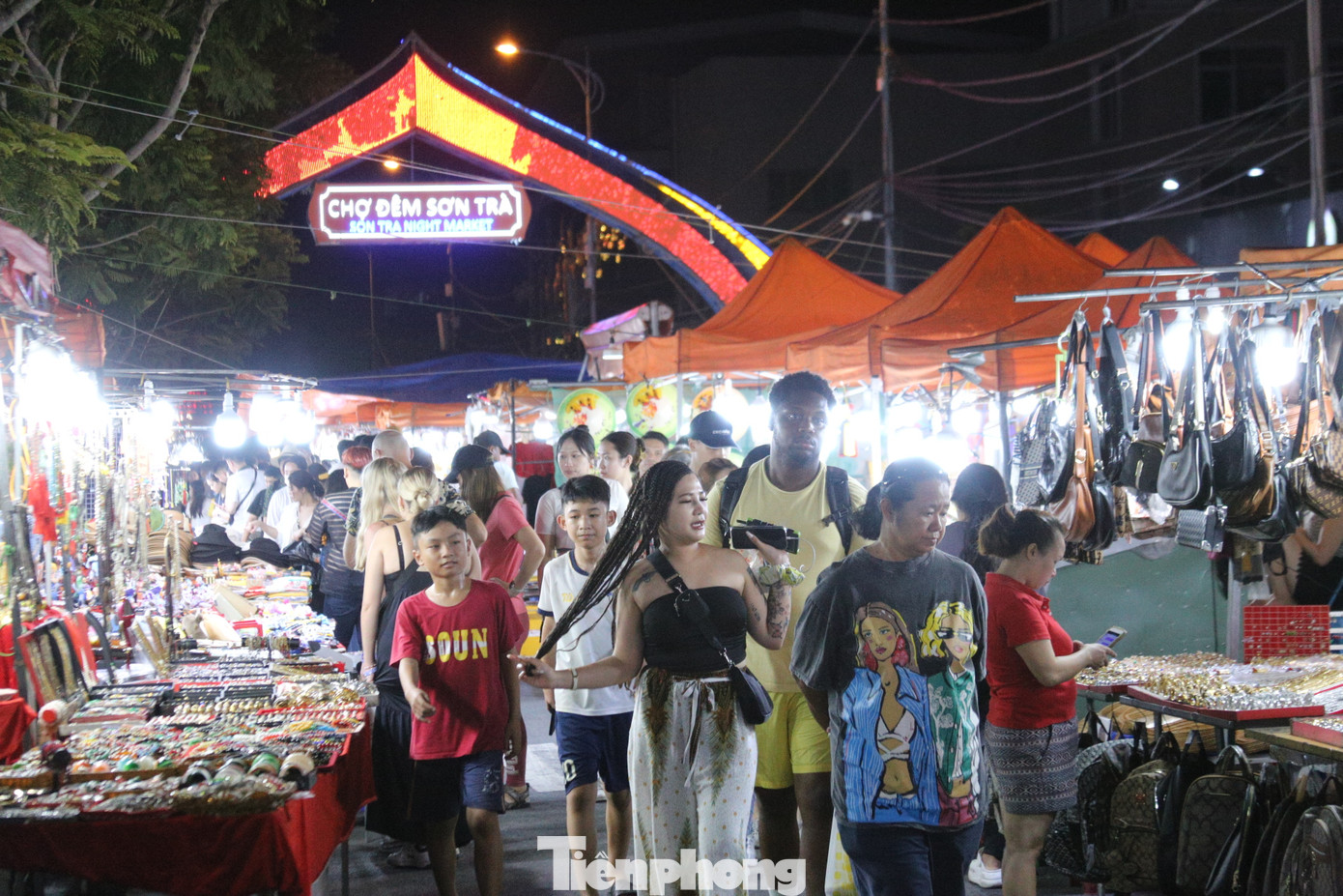 Theo dự kiến, phương án đấu giá cho thuê mặt bằng giai đoạn tiếp theo của chợ đêm Sơn Trà sẽ thực hiện vào tháng 8/2024.