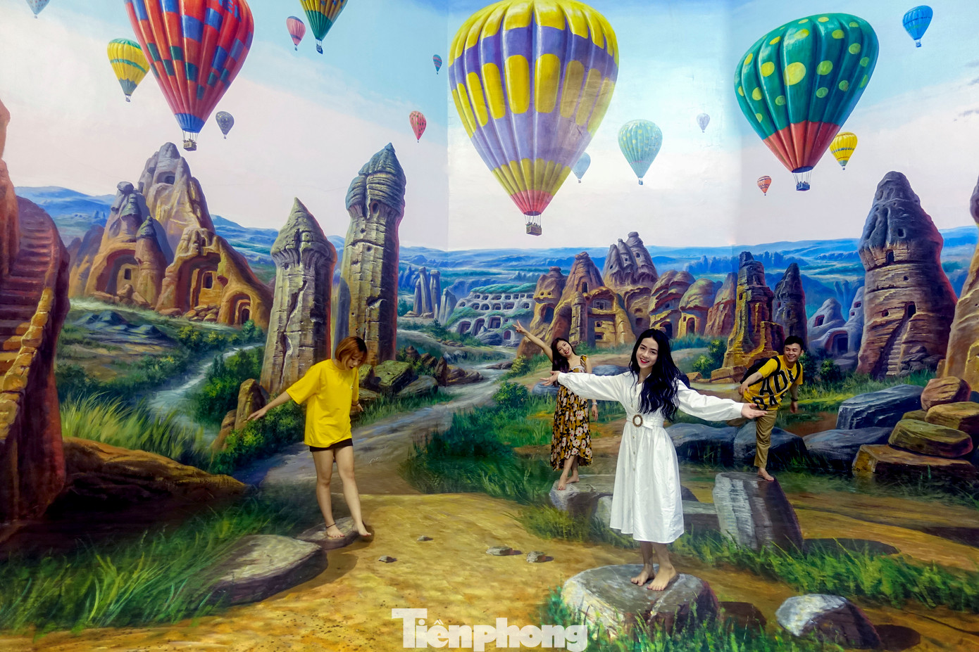 Nhiều bức tranh 3D sống động, chân thực khiến người xem như được phiêu lưu vào một thế giới độc đáo, mới lạ.