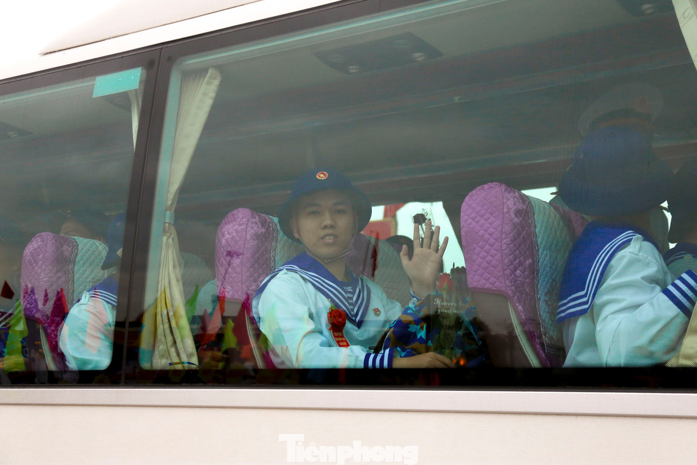 Trong đó, có 1.130 công dân tốt nghiệp THPT (chiếm 77,9% ); 317 công dân trình độ trung cấp, cao đẳng, đại học (chiếm 21,9%); 12 đảng viên, 5 công nhân viên và 7 cặp anh em tình nguyện nhập ngũ. Hầu hết thanh niên lên đường nhập ngũ năm nay có sức khỏe tốt, có trình độ học vấn cao, có việc làm ổn định trong và ngoài địa phương nhưng đã sẵn sàng gác lại để tình nguyện lên đường nhập ngũ.