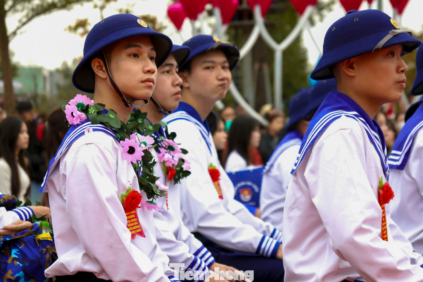 Những chàng trai trẻ sẽ bước vào một chặng đường mới đầy thử thách, song cũng không kém phần tự hào ở phía trước.