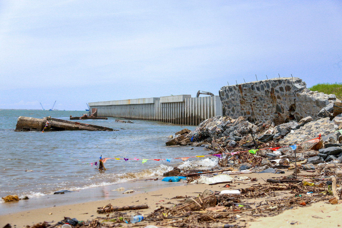 Hiện tượng xâm thực càng gia tăng sau các đợt mưa lớn từ năm 2024, đặc biệt là đợt mưa lớn từ ngày 11 đến 13/6 mới đây.