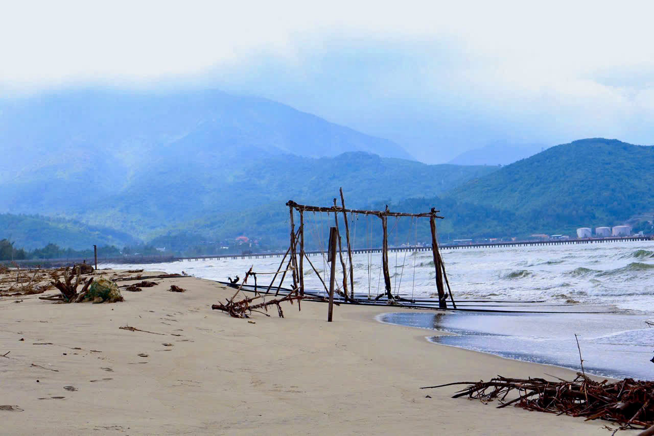 Tình trạng xâm thực, sạt lở tại khu vực.