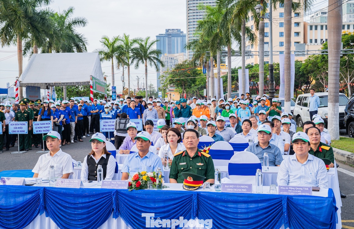 Sáng 5/6, UBND thành phố Đà Nẵng tổ chức Lễ phát động cấp thành phố hưởng ứng Tháng hành động vì môi trường và Tuần lễ Biển, Hải đảo Việt Nam năm 2025. Ảnh: Duy Quốc.