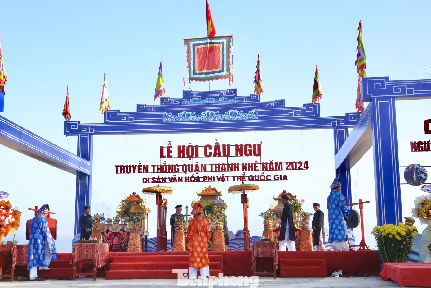 Lễ hội Cầu ngư là lễ hội truyền thống lâu đời, là sản phẩm văn hóa đặc trưng của cộng đồng cư dân vùng biển miền Trung và Đà Nẵng. Lễ hội Cầu ngư gắn với tín ngưỡng thờ cá Ông ở làng biển Thanh Khê ra đời và phát triển dựa trên những tác động của điều kiện tự nhiên, kinh tế, xã hội và lịch sử văn hóa tâm linh của vùng đất.