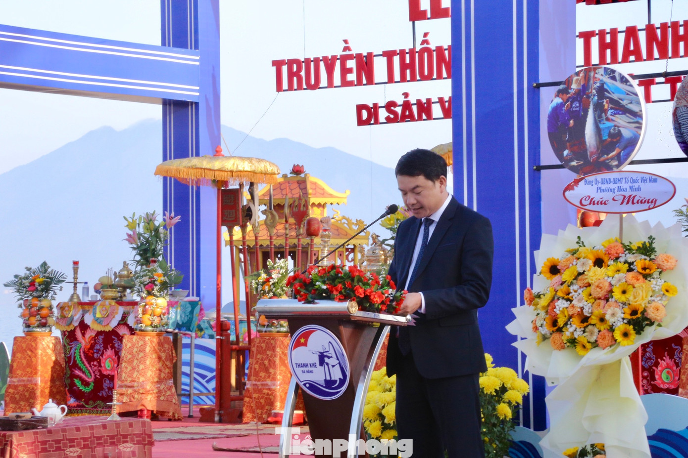 Sáng 29/2, tại Công viên biển Hà Khê (quận Thanh Khê, TP. Đà Nẵng) lễ hội Cầu ngư năm 2024 do UBND quận Thanh Khê tổ chức đã diễn ra với nhiều nghi lễ truyền thống và nhiều hoạt động sôi nổi trong sự hân hoan của ngư dân miền biển.