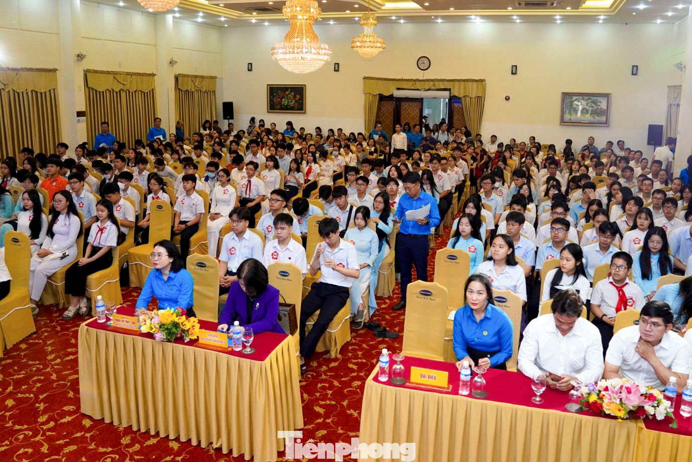 Liên đoàn Lao động TP. Đà Nẵng trao 566 suất học bổng với tổng kinh phí hơn 500 triệu đồng cho học sinh đạt thành tích xuất sắc năm học 2024-2025. Liên đoàn Lao động TP. Đà Nẵng trao 566 suất học bổng với tổng kinh phí hơn 500 triệu đồng cho học sinh đạt thành tích xuất sắc năm học 2024-2025.