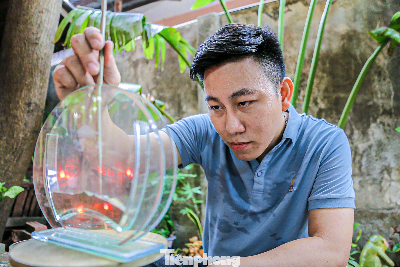 Theo anh Dũng, để tạo ra những bức tranh cát hoàn hảo không hề dễ dàng, phải kiên trì, có tình yêu và đam mê với nghệ thuật.