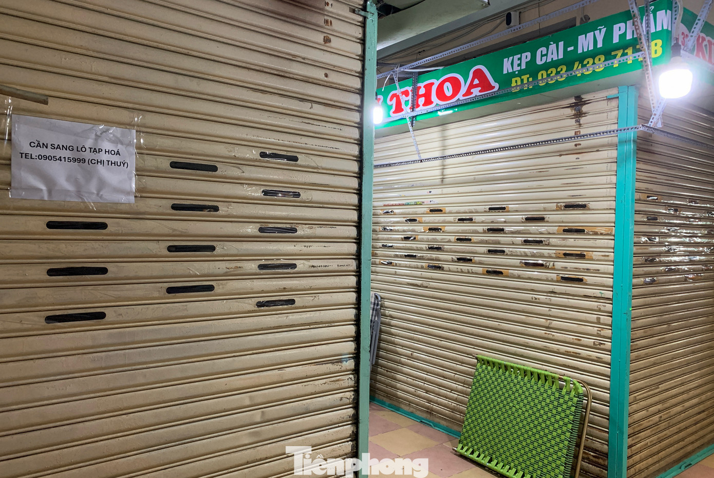 Không riêng gì chợ Hòa Phát, chợ Hòa Khánh (Liên Chiểu) cũng trong tình trạng đói khách, nhiều tiểu thương đã treo biển sang nhượng ki-ốt cả năm nay nhưng chẳng ai đoái hoài.