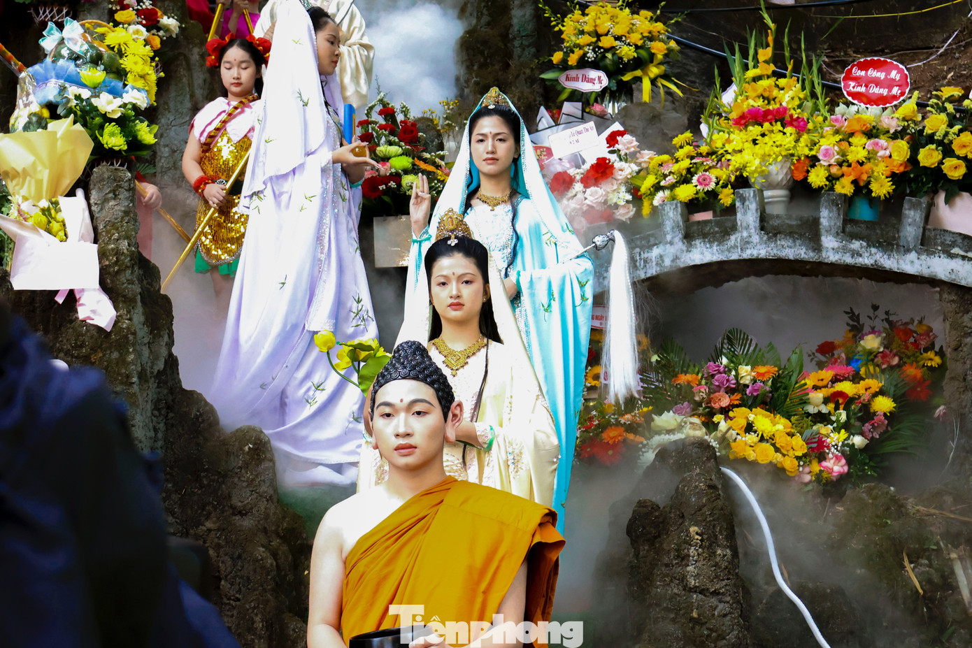 Lễ vía Đức Bồ Tát Quán Thế Âm là lễ chính thức của lễ hội, được thực hiện song hành với nghi lễ rước tôn tượng Đức Phật Quán Thế Âm và cũng là phần lễ được mọi người mong chờ nhất.