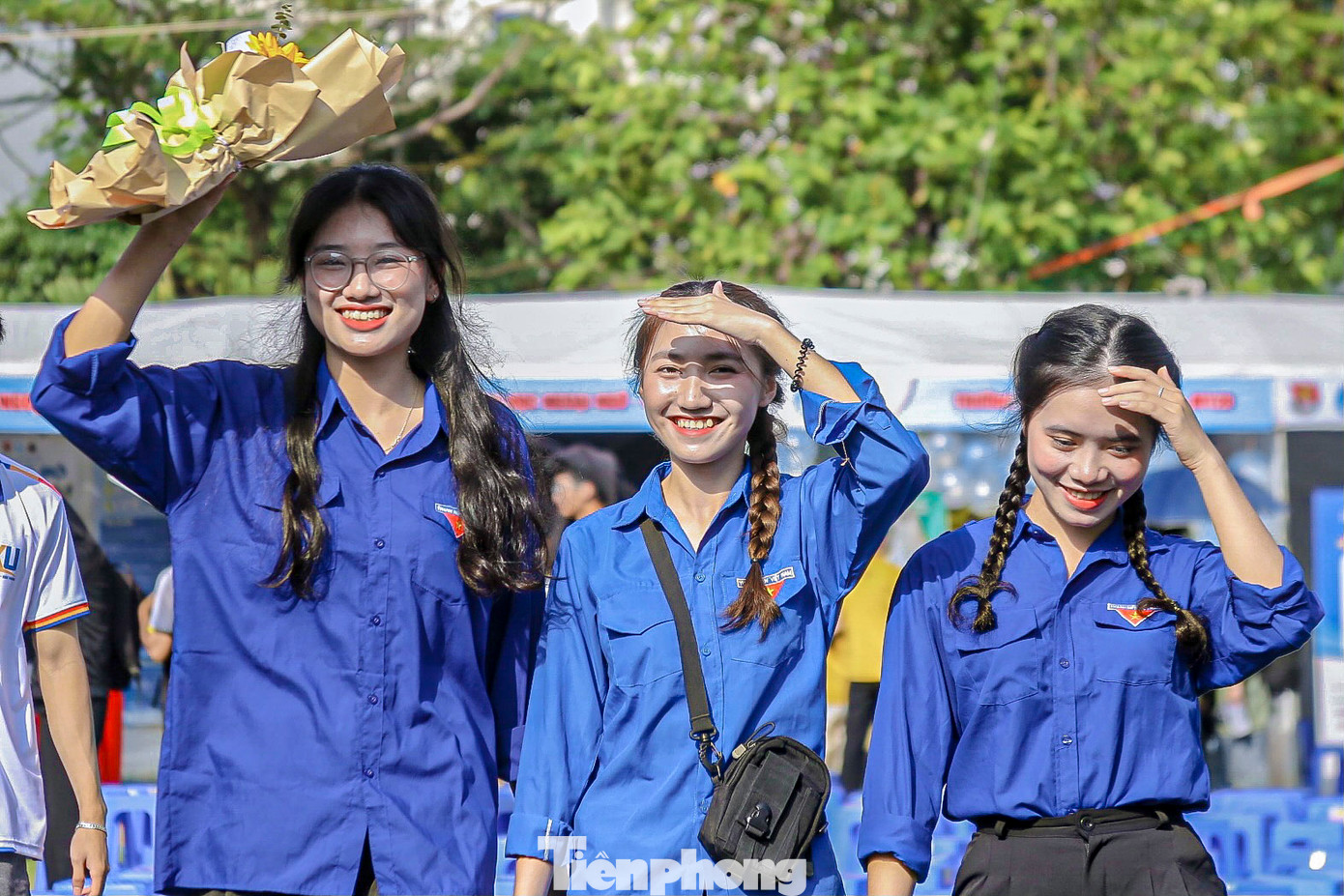 Nụ cười tỏa nắng của nhiều tân sinh viên khi lần đầu tham dự chương trình.