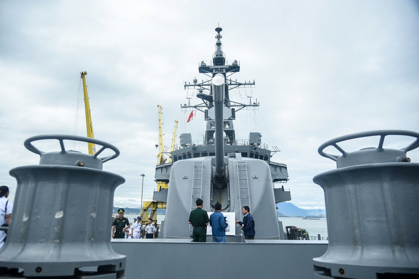 Trước đó, vào tháng 2/2022, biên đội tàu huấn luyện đường dài của Lực lượng Phòng vệ trên biển Nhật Bản, gồm tàu huấn luyện Hatakaze và tàu hộ vệ Inazuma với gần 480 sĩ quan và thủy thủ, cũng đã có chuyến thăm Đà Nẵng nhằm thúc đẩy quan hệ hợp tác quốc phòng song phương giữa hai nước. Trước đó, vào tháng 2/2022, biên đội tàu huấn luyện đường dài của Lực lượng Phòng vệ trên biển Nhật Bản, gồm tàu huấn luyện Hatakaze và tàu hộ vệ Inazuma với gần 480 sĩ quan và thủy thủ, cũng đã có chuyến thăm Đà Nẵng nhằm thúc đẩy quan hệ hợp tác quốc phòng song phương giữa hai nước.