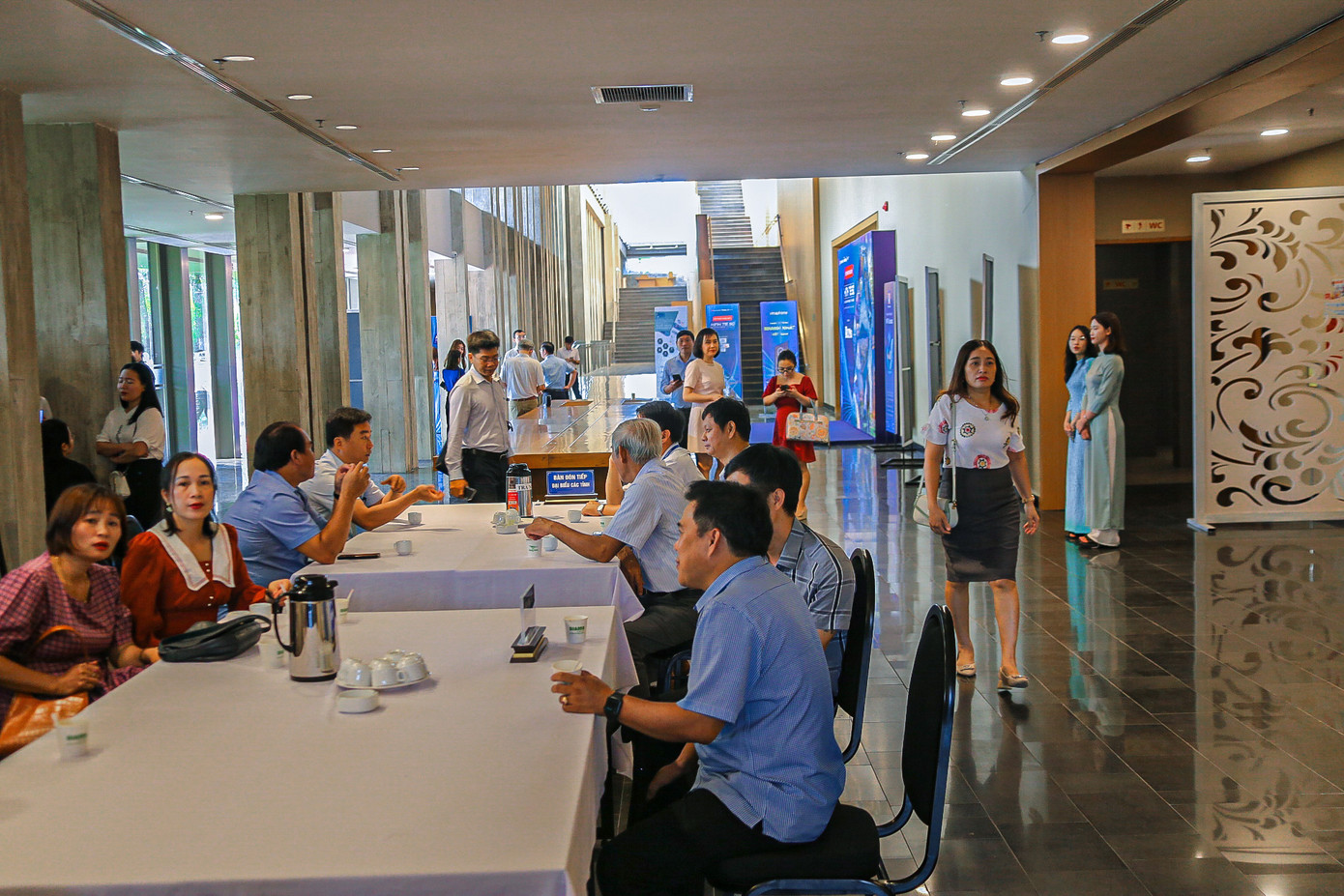 Hội thảo thu hút đông đảo đại biểu, chuyên gia của nhiều tỉnh thành về tham dự.