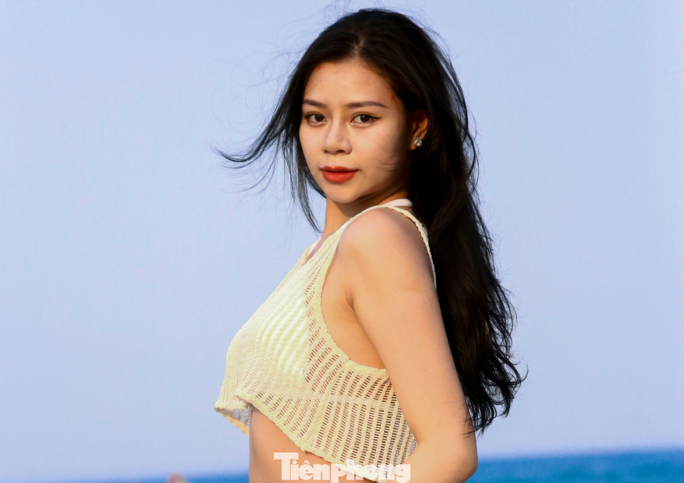 Du khách, bạn trẻ đến biển Đà Nẵng để thư giãn, chụp hình lưu giữ kỉ niệm trong kỳ nghỉ lễ. Du khách, bạn trẻ đến biển Đà Nẵng để thư giãn, chụp hình lưu giữ kỉ niệm trong kỳ nghỉ lễ.