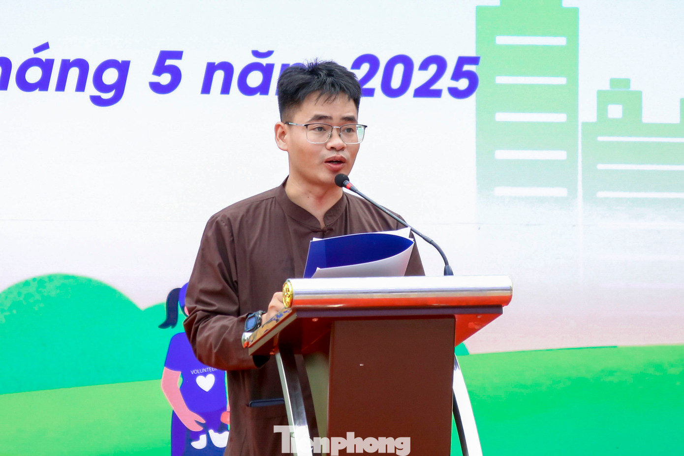 Anh Huỳnh Xuân Toản, đại diện thanh niên tôn giáo, chia sẻ: &quot;Dù ở bất cứ đâu, thanh niên luôn hăng hái, nhiệt huyết bởi khát vọng cống hiến vẫn không ngừng chảy mãnh liệt qua mọi thời điểm, mọi giai đoạn. Chúng tôi luôn ý thức rõ vai trò và trách nhiệm của mình trong sự nghiệp xây dựng, phát triển quê hương, đất nước nói chung, cũng như trong các hoạt động chung tay bảo vệ môi trường sống nói riêng.&quot;